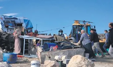İsrail zulmü sürüyor kendi evini yıktırdılar
