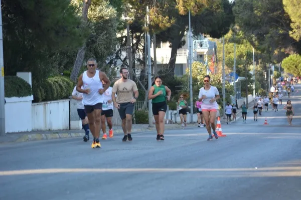 ayvalikta-uluslararasi-yari-maraton-start-aldi-1757748289502.jpg