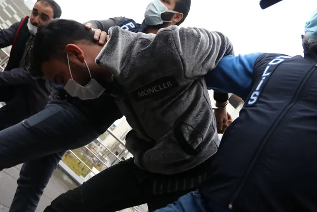 son-dakika-haber-aleyna-cakir-davasinda-merve-karari-umitcan-uygun-hakim-karsisinda-1622627576087.jpg Aleyna Çakır davasında flaş karar! Tanık 'Merve' zorla getirilecek - 1