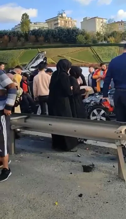 SON DAKİKA... İstanbul Sarıyer’de hatalı sollama facia getirdi: 2 ölü 4 yaralı!