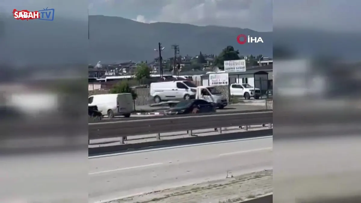 Sahibinden kaçan keçi refüjden atlayarak gözden kayboldu: O anlar kameraya böyle yansıdı | Video videosunu izle Sahibinden kaçan keçi refüjden atlayarak gözden kayboldu: O anlar kameraya böyle yansıdı | Video videosunu izle