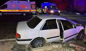 Uşak'ta iki otomobil çarpıştı: Yaralılar var #usak