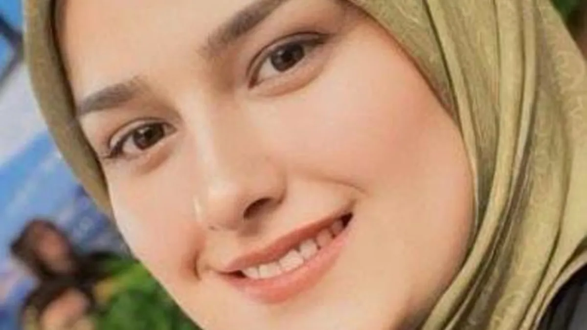 Bahriye’yi 55 kez bıçaklayarak katletmişti! Cani eş indirimsiz ağırlaştırılmış müebbet aldı: “İçimize biraz da olsa su serpti” Bahriye’yi 55 kez bıçaklayarak katletmişti! Cani eş indirimsiz ağırlaştırılmış müebbet aldı: “İçimize biraz da olsa su serpti”