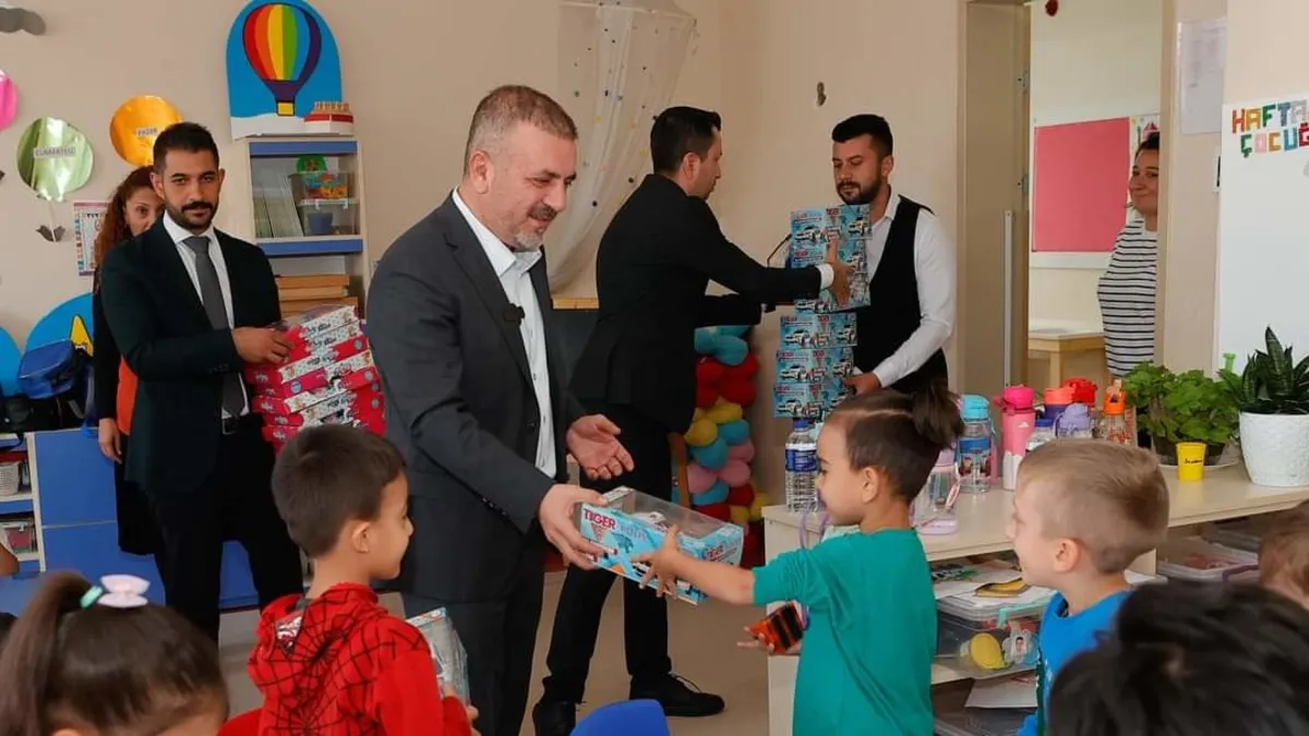 Sincan Belediyesi’nden 8.339 öğrenciye kırtasiye desteği