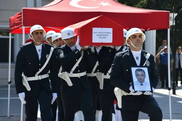 baskomiser-haci-murat-ozbal-icin-sanliurfada-toren-duzenlendi-1789567511934.jpg