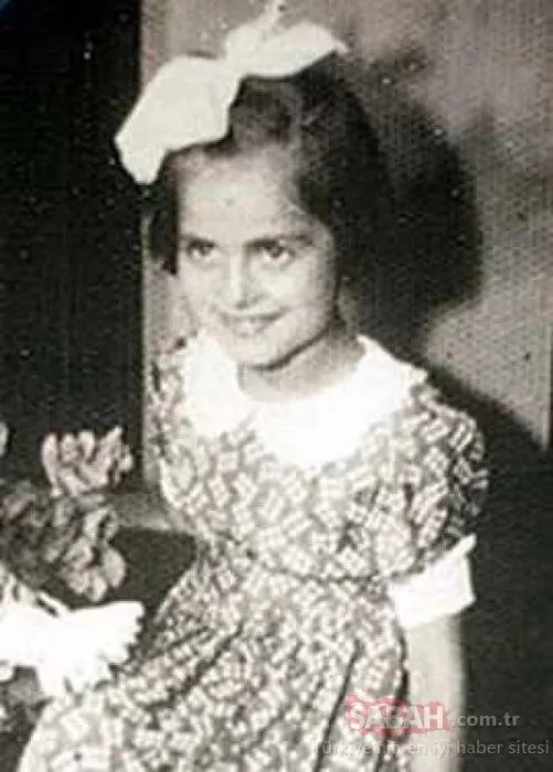 Bu fotoğrafta gördüğünüz isim Yeşilçam’ın unutulmaz yüzlerinden birisi! Peki siz kim olduğunu tahmin edebildiniz mi?