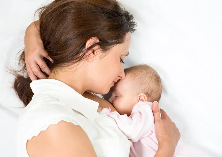 Bebeklerin anne sütü içmesi için 17 neden