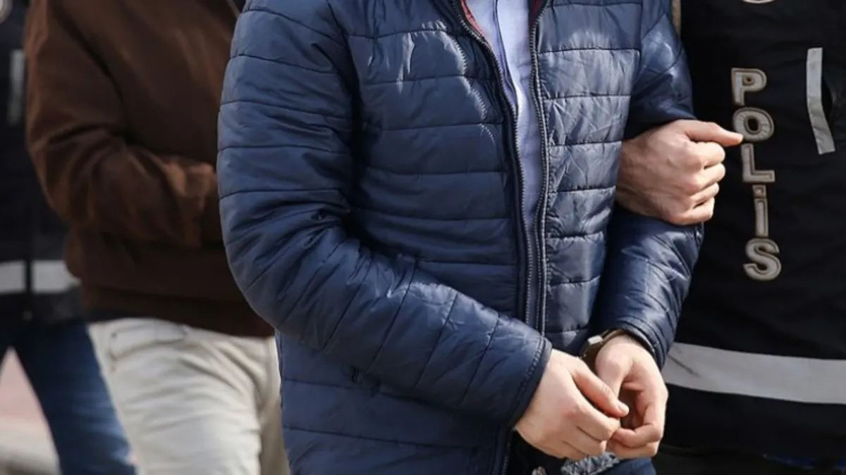 Panik Çetesi 50 milyon lira dolandırdı: 73 üyesini operasyonla yakaladılar Panik Çetesi 50 milyon lira dolandırdı: 73 üyesini operasyonla yakaladılar