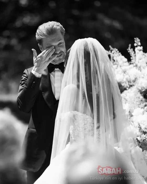 Karsu bebeğinin cinsiyetini pankartla duyurdu! Hollandalı eşi Mike Schrama sevinçten havalara uçtu...