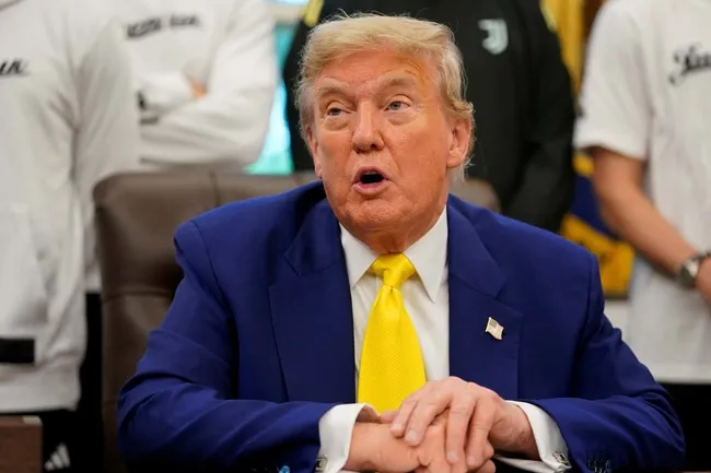 trumptan-yaptirim-tehdidi-gronland-konusunda-bizimle-ayni-fikirde-olmayan-ulkelere-uygulayabilirim-1768595612668.jpg Trump’tan yaptırım tehdidi: