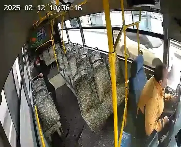 Kocaeli’de halk otobüsü şoförü aniden fenalaşmıştı: Otobüsü durduran yolcu dehşet anlarını anlattı… Ölme ihtimalimiz yüzde yüzdü