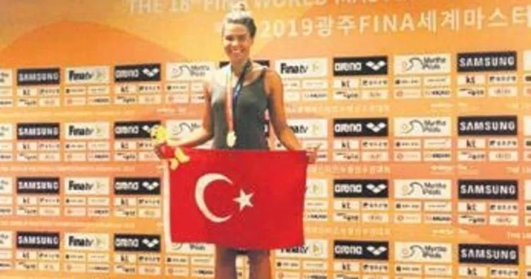 Milli yüzücü İpek Yalkı altın madalya kazandı