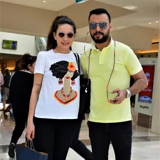 Çiçeği burnunda evliler alışverişte