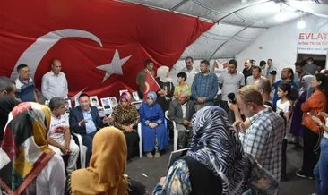 Evlat nöbetindeki ailelerin gece nöbetine destek #diyarbakir Evlat nöbetindeki ailelerin gece nöbetine destek #diyarbakir