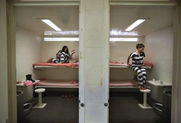 ABD’nin prangalı kadın mahkumları