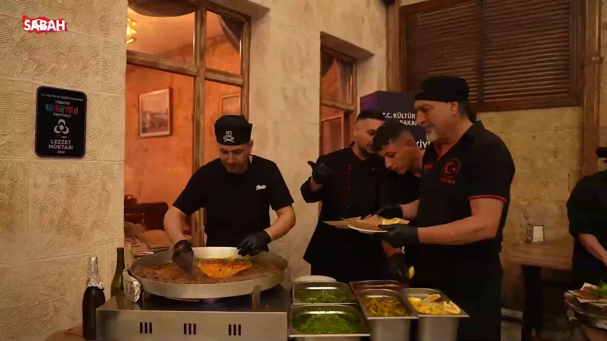 Türkiye Kültür Yolu Festivali Mersin esnafına can suyu oldu: Lezzet noktalarında festival yoğunluğu yaşandı | Video videosunu izle Türkiye Kültür Yolu Festivali Mersin esnafına can suyu oldu: Lezzet noktalarında festival yoğunluğu yaşandı | Video videosunu izle