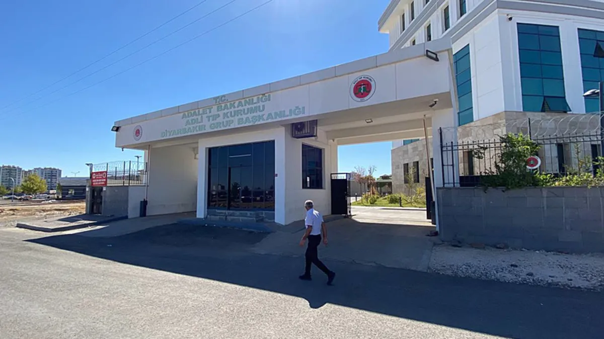 Diyarbakır’da evlat vahşeti: Annesini öldürüp polisi aradı! Diyarbakır’da evlat vahşeti: Annesini öldürüp polisi aradı!