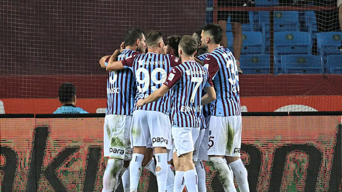 SON DAKİKA: İstanbul’da sessiz 90 dakika! Eyüpspor ile Trabzonspor maçı başladığı gibi bitti… SON DAKİKA: İstanbul’da sessiz 90 dakika! Eyüpspor ile Trabzonspor maçı başladığı gibi bitti…