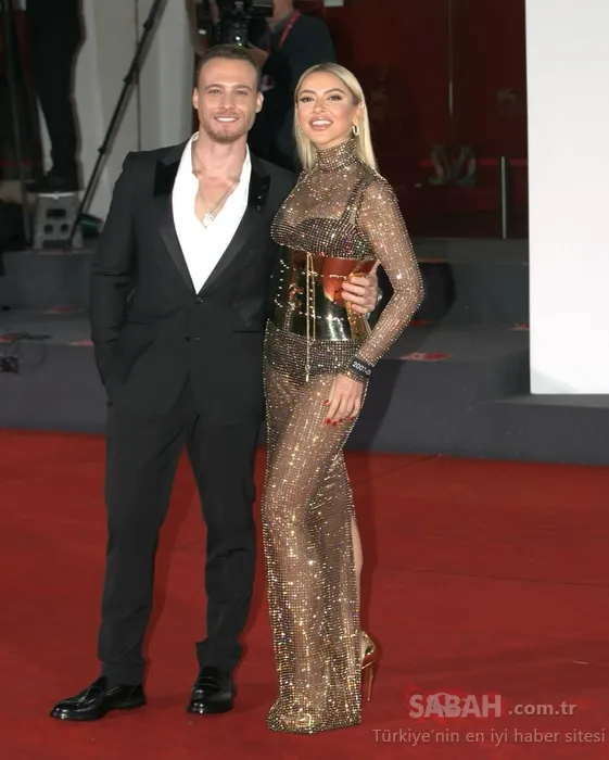 Hadise’nin Venedik çıkarmasından enfes pozlar geldi! Kerem Bürsin’in eşlik ettiği Hadise maskesi ve beyaz elbisesi ile göz kamaştırdı!