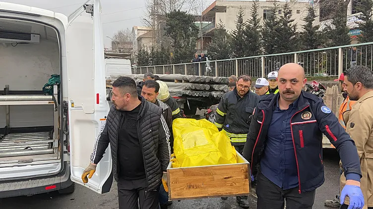 Kocaeli’de feci kaza: TIR’a çarpan araç yandı sürücü öldü!