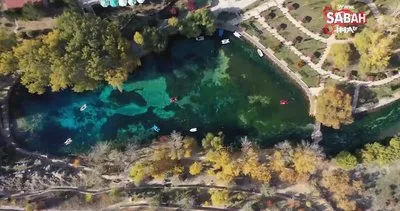 Kıraç toprakların turkuaz gerdanlığı renk cümbüşüne büründü