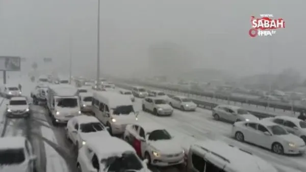 Megakent İstanbul'un kar çilesi bu görüntülerle hafızalara kazındı | Video