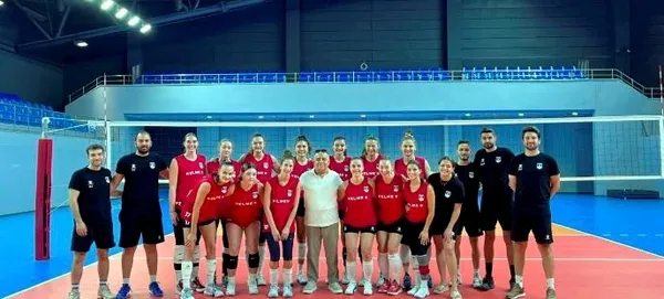 bahcelievler-belediyesi-kadin-voleybol-takimi-sultanlar-liginde-firtina-gibi-esiyor-1728919378358.jpg