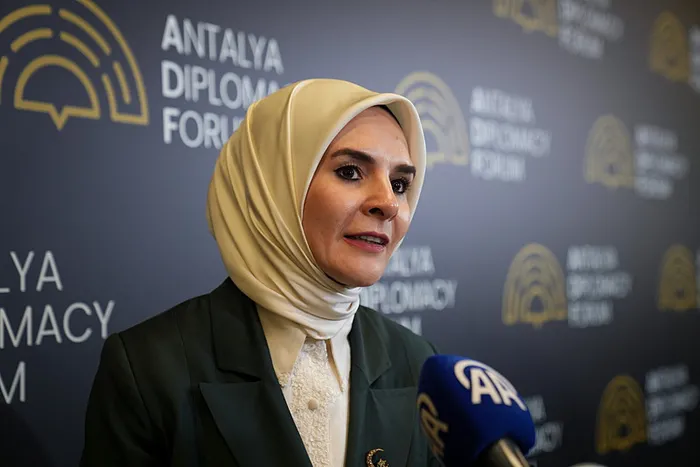 antalya-diplomasi-forumunda-cocuklarin-dijital-guvenligi-one-cikti-1776521003911.jpg