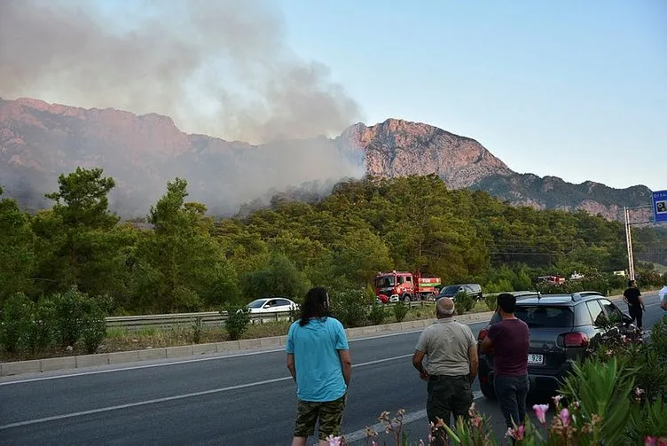 Son dakika: Antalya Kemer’de orman yangını! Turizm cenneti alev alev yanıyor: Devlet hastanesi tahliye edildi