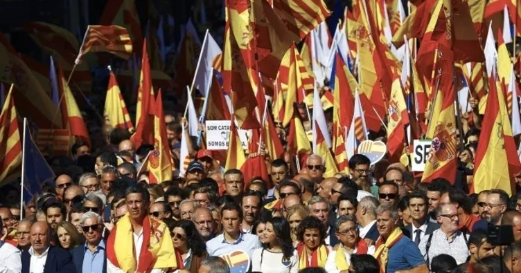 İspanya Hükümeti Katalonya’nın bağımsızlığını askıya aldı!