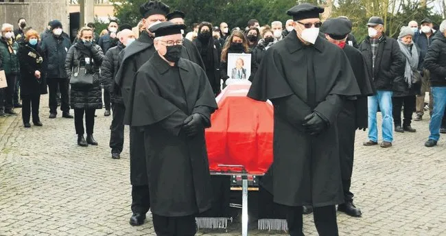 Yolculuğuna Türk bayrağı ile uğurlandı