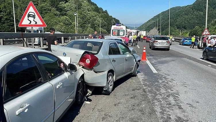 Bolu’da zincirleme trafik kazası! 18 araç birbirine girdi, 4 kişi hastaneye sevk edildi