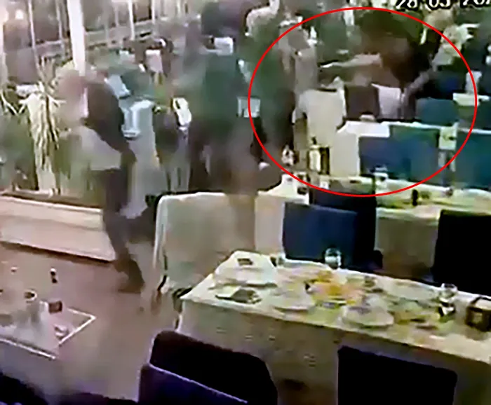 restoranda-olumlu-silahli-kavganin-goruntuleri-ortaya-cikti-1775207336536.jpg