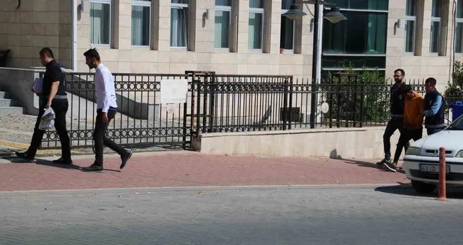 Emekli gurbetçiyi dolandıran 3 kişi tutuklanarak cezaevine gönderildi Emekli gurbetçiyi dolandıran 3 kişi tutuklanarak cezaevine gönderildi