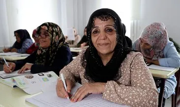 Rüyalarına giren okula kavuştular! Okuma - yazma öğrenerek hayatları değişti... #adana