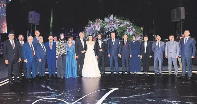 Oğuzhan ve Açelya 12 şahitle ‘evet’ dedi