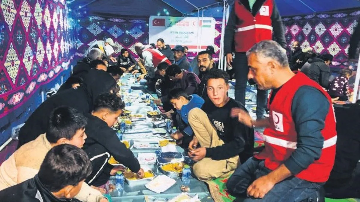 Türk Kızılay’dan Gazze’ye 30 bin kişilik iftar