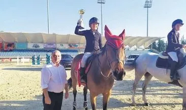 Atlar ‘TSYD Atatürk’ü Anma Kupası’ için koştu