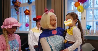 Meryem Uzerli kızının partisinde oyuncak bebek oldu! Lily’nin 5. yaş gününü böyle kutladı