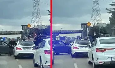Bursa'da dehşet anları: Yol ortasında tekmeler yumruklar havada uçuştu! İşte o anlar #bursa