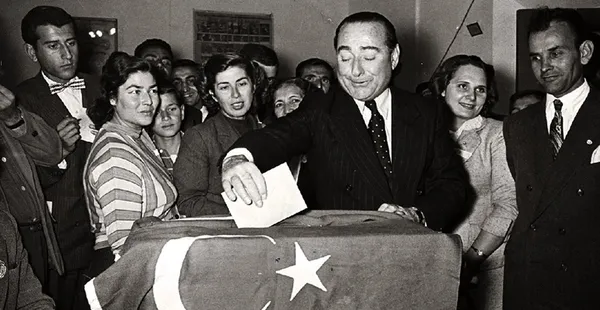 beyaz-ihtilal-72-yasinda-turkiye-yeter-soz-milletin-dedi-1652504202950.jpg