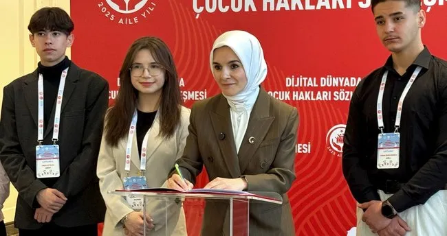 Aile ve Sosyal Hizmetler Bakanı Göktaş, Dijital Dünyada Çocuk Hakları Sözleşmesinin ilk imzasını attı