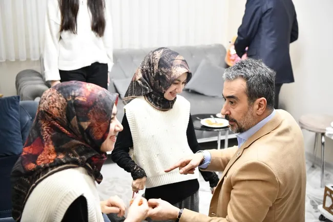 ankarada-gonul-seferberligi-tugba-ve-tugcenin-umre-hayali-gercek-oluyor-1773260366316.jpg