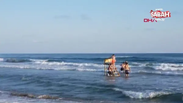 Istanbul Sile De Cankurtaranlarin Gozetleme Kulesini Yerinden Sokup Denize Tasidilar Video Videosunu Izle Son Dakika Haberleri