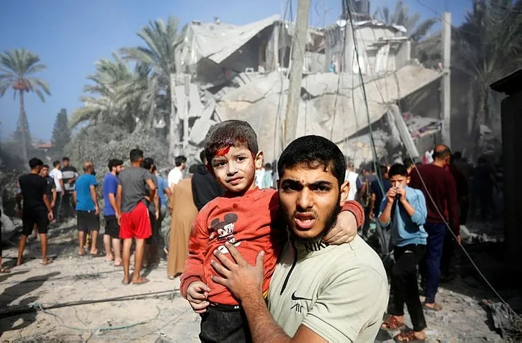 Gazze’ye siyonist karanlığı çöktü! Açlık, susuzluk, çaresizlik: İnsanlar bisküvi ile ayakta kalmaya çalışıyor