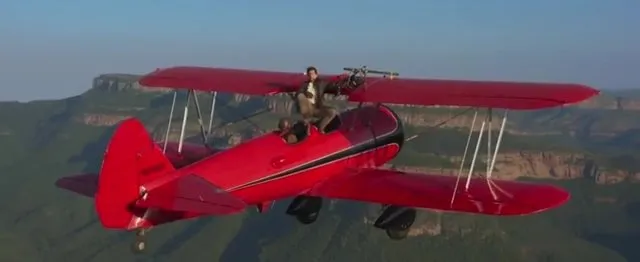 Tom Cruise gökyüzünde süzülen uçağın kanadına çıktı! Hayranlarının yüreklerini ağzına getiren görüntü