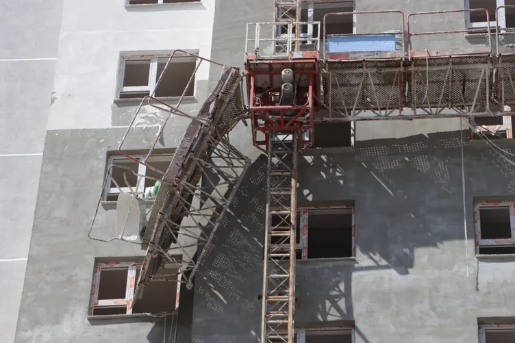 Ankara’da inşaatta feci kaza; İskele çöktü 3 işçi öldü