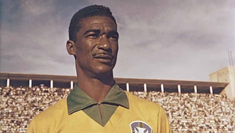 Futbol tarihinin en iyi 100 futbolcusu belli oldu! Galatasaray ve Fenerbahçe’nin yıldızları listede...