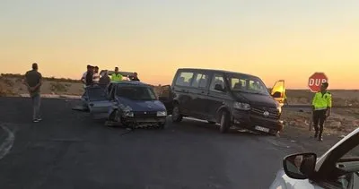 Birecik’te minibüs ile otomobil çarpıştı #sanliurfa