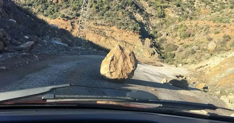 Dev kayalar yola düştü